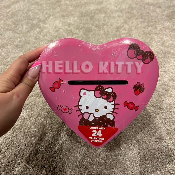 Hello Kitty Valentine’s Tin - SAME DAY SHIP - Picture 3 of 3